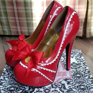 Red bordello shoes with white detailing